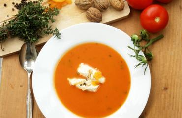 Aprikose-Tomate-Suppe